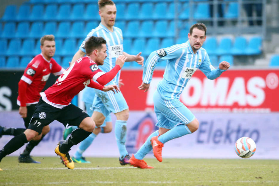 Maximilian Welzmüller (l.) im Laufduell mit Anton Fink.