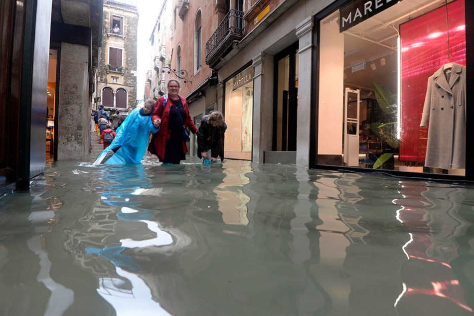 43++ Bilder unwetter gestern italien , Heftige Unwetter wüten an der Adria Tote in Italien, höchste