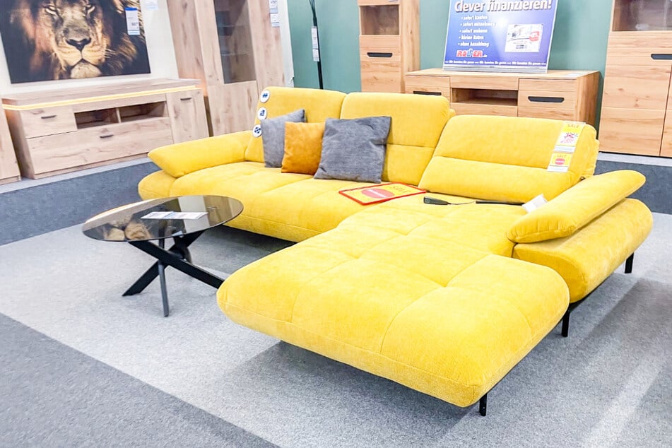 ROLLER öffnet am Sonntag (26.4.) mit starken Deals beim Möbelkauf