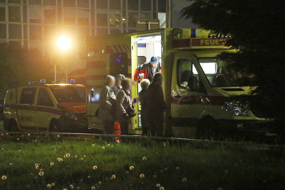 Zwei der Schüler mussten in ein Krankenhaus gebracht werden. Sie erlitten unter anderem Augenreizungen.