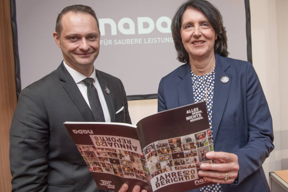 Lars Mortsiefer und Andrea Gotzmann stellten den Jahresbericht der NADA vor.