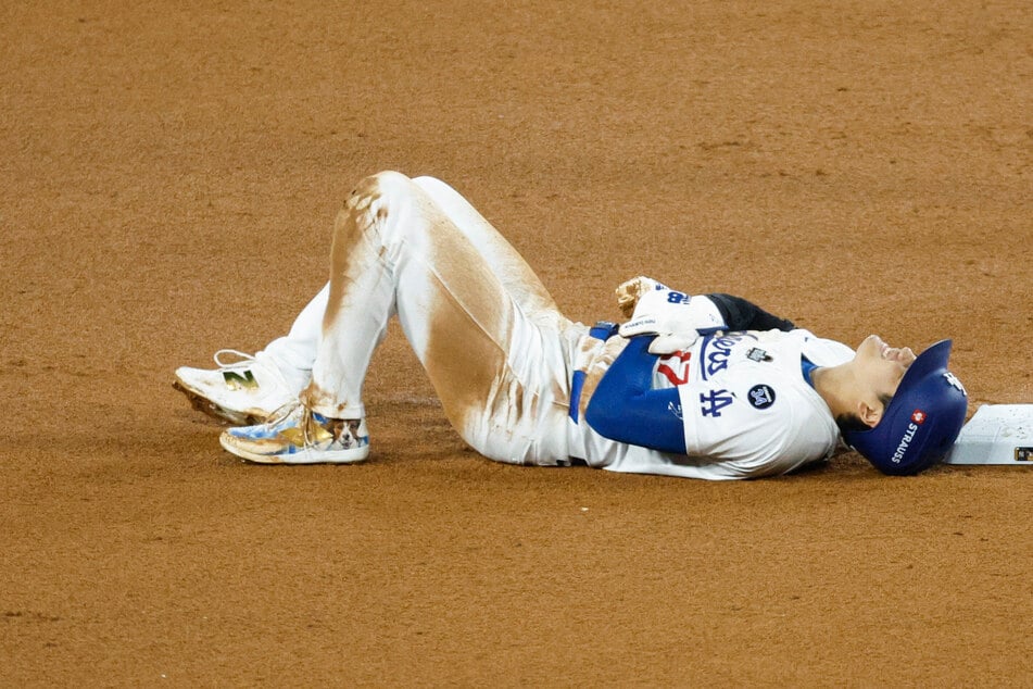 Shohei Ohtani suffered an apparent shoulder injury in the Dodgers' 4-2 victory over the New York Yankees in game two of the World Series on Saturday.