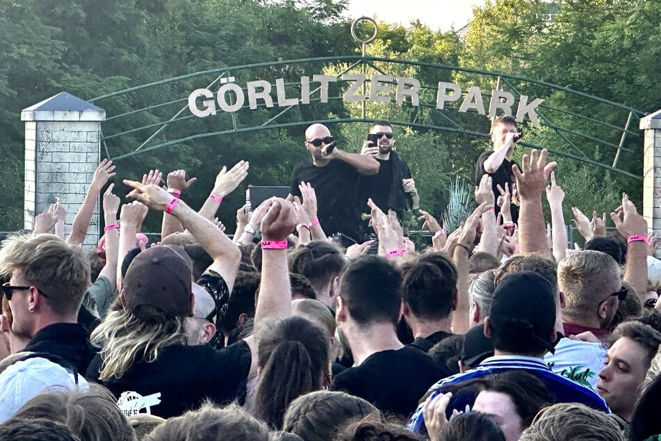 Dresden: Spontanes K.I.Z-Konzert in Dresden: So heftig feiern 2000 Fans im falschen Görlitzer Park