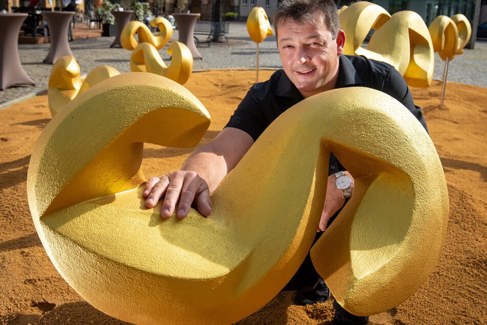 Tilmann Röhner (52) begeistert mit seinen Kunst-Projekten. Vor zwei Jahren präsentierte er seine "Goldenen Wellen".