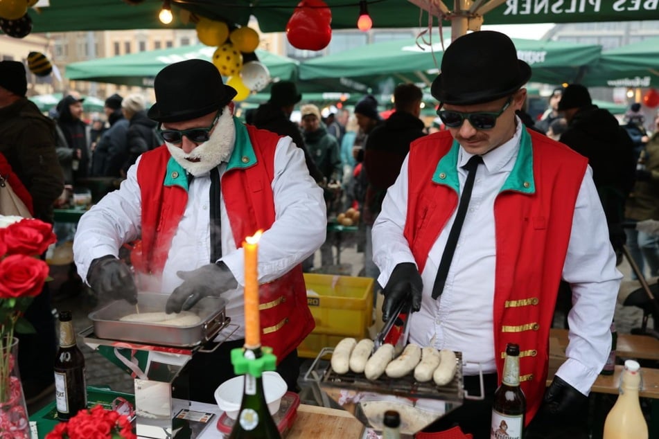 Auch die Wildecker Herzbuben - auf Wish bestellt - grillten ihre Würste.