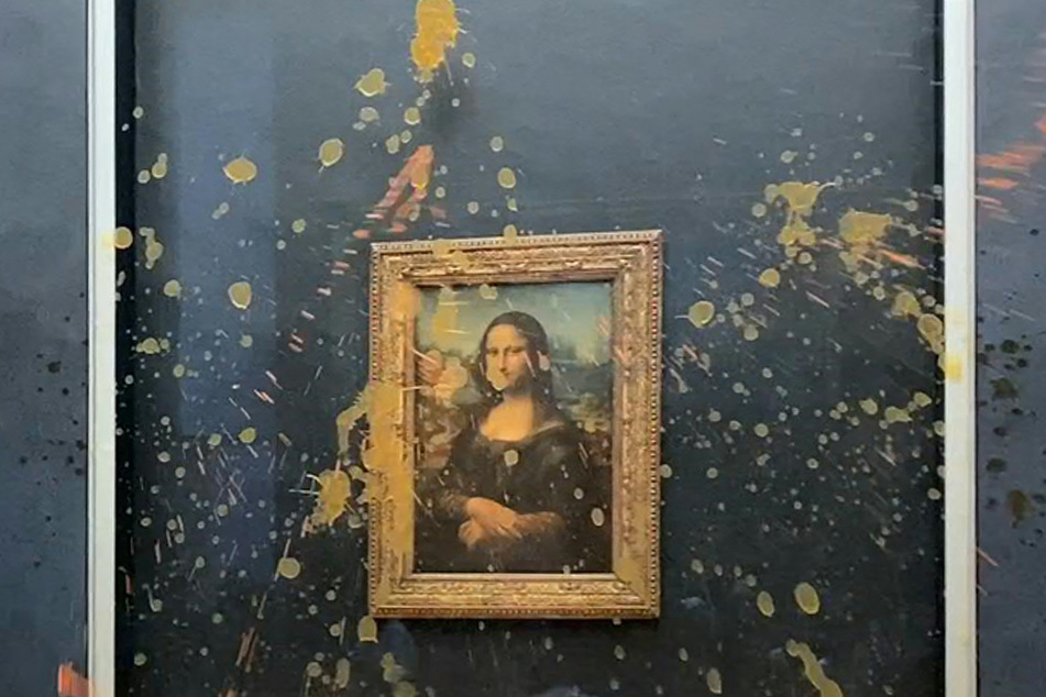 Das weltberühmte Gemälde von Leonardo da Vinci wurde zum zweiten Mal von Aktivisten attackiert.