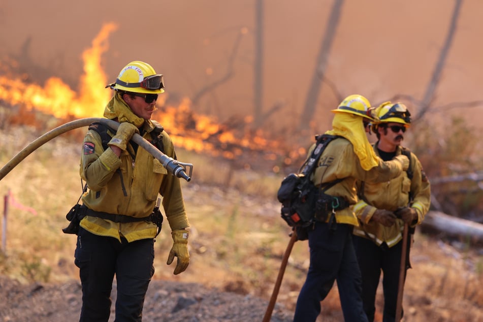 Die Feuerwehr bleibt gefordert. Denn ein Ende der Waldbrände ist nicht in Sicht.