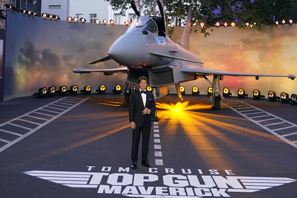 Tom Cruise (61) während der Premiere von "Top Gun: Maverick" im Mai 2022 in London. Weil ein Polizist nicht schon vorab das Ende des Films wissen wollte, bedrohte er einen Kollegen mit seiner Waffe.