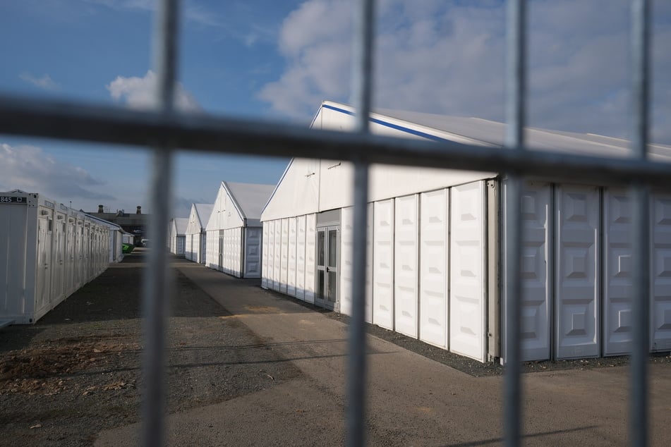 Der 20-Jährige war kurz vor Weihnachten in einer Flüchtlingsunterkunft im Sauerland festgenommen worden. (Symbolbild)