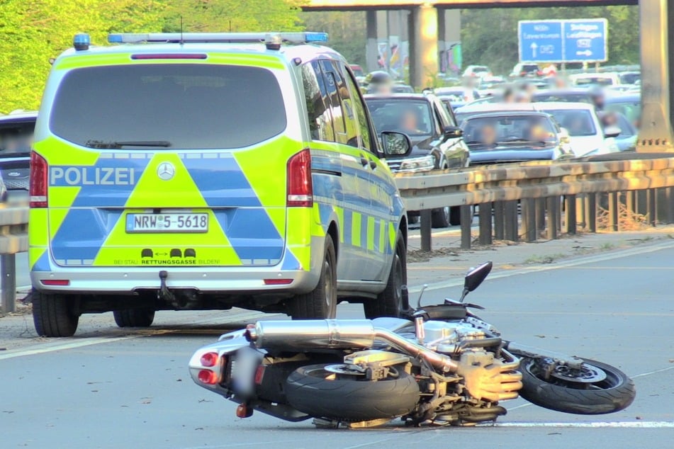 Das Motorrad war gegen einen Audi geprallt, der Fahrer verletzte sich tödlich.
