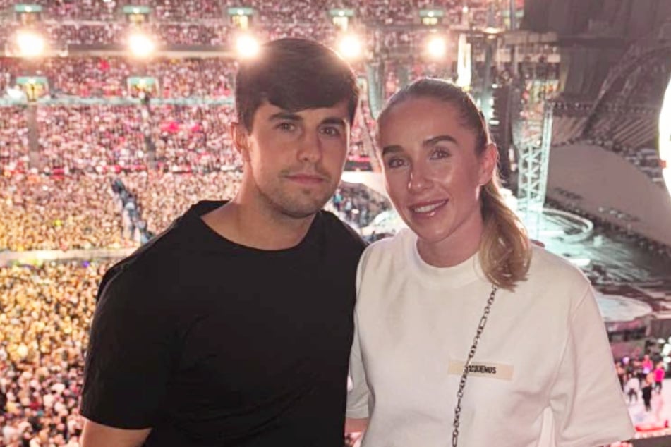 Englands Nationalspielerin Missy Bo Kearns (24, r.) und ihr Freund Liam Walsh (28) müssen einen schweren Schicksalsschlag verkraften: Sie verloren ihr ungeborenes Baby.