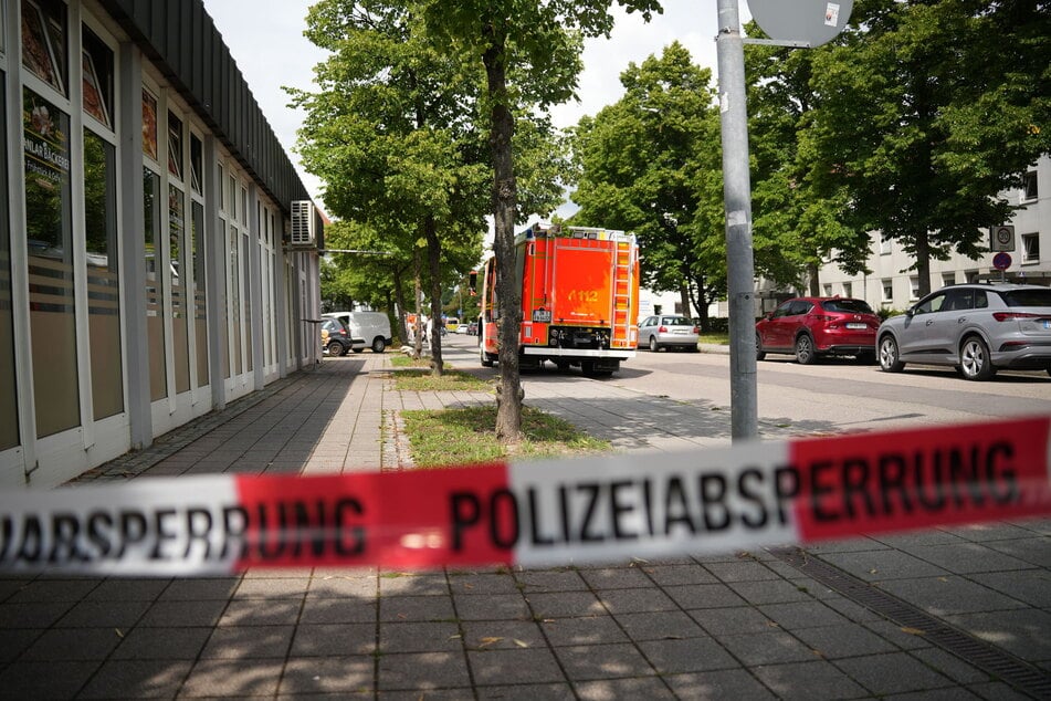 Die Polizei sperrte den Fundort der Bombe ab und räumte Gebäude in einem Radius von 300 Metern.
