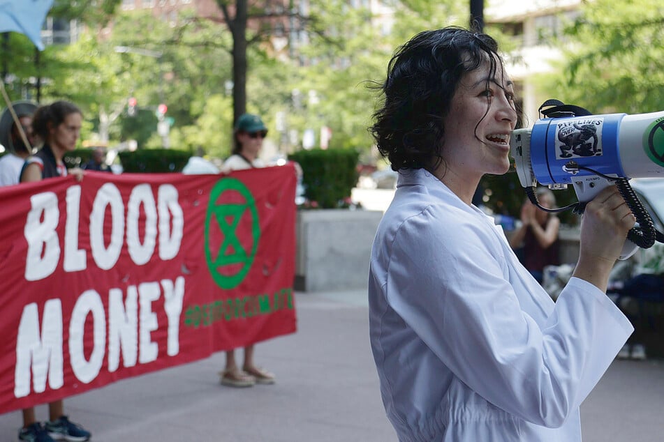Scientist Rebellion protestors add pressure to cancel debt and take climate action