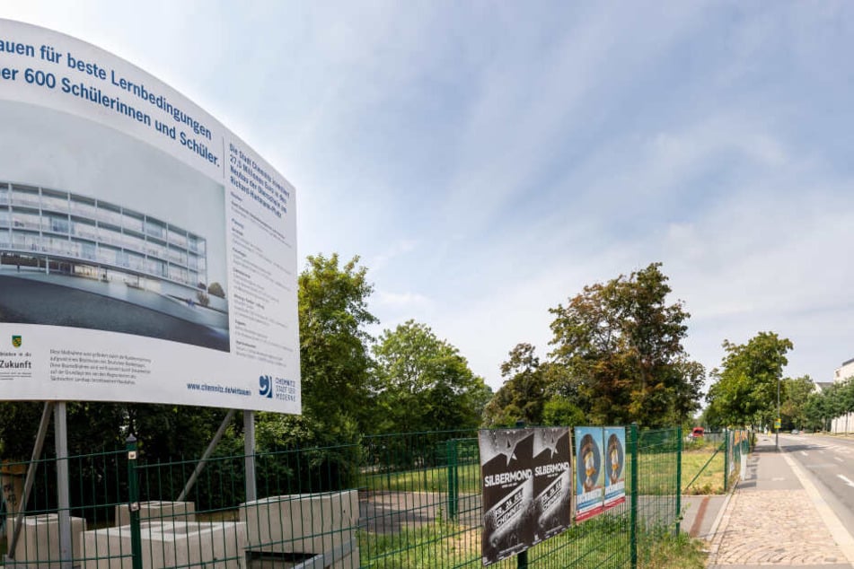 Wegen des Schul-Neubaus am Hartmannplatz steht die Open-Air-Saison 2020 auf der Kippe.