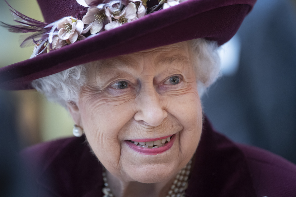 Sitzt mit 94 Jahren weiterhin auf dem Thron: Königin Elisabeth II. von Großbritannien.