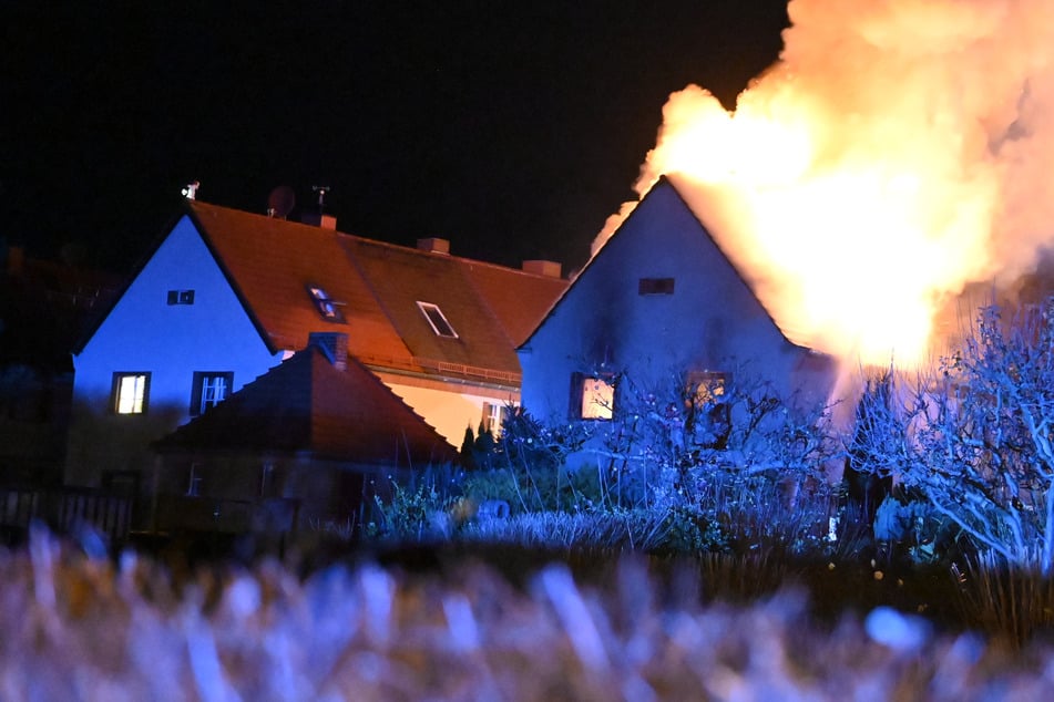 Reihenhaus in Görlitz in Flammen: Polizei findet Leiche
