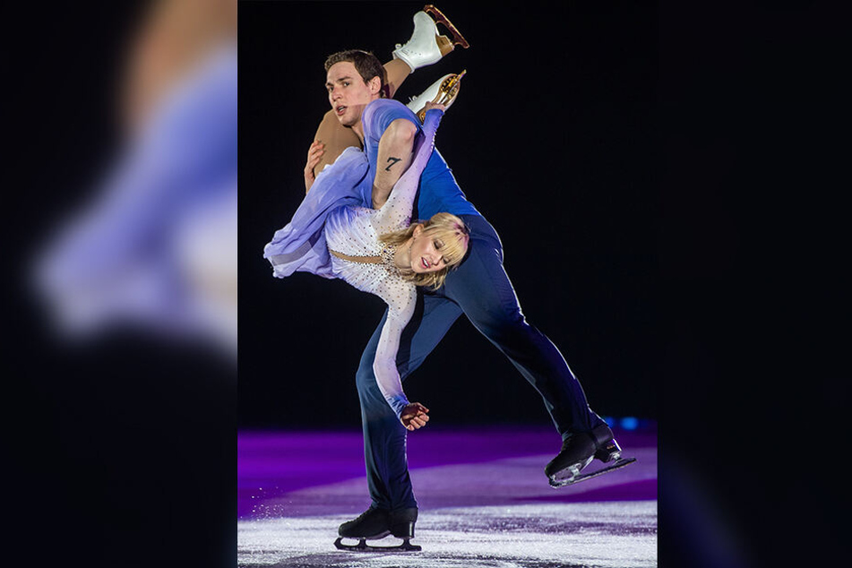 Aljona Savchenko und ihr Partner Bruno Massot bei "Emotions on Ice" in Chemnitz