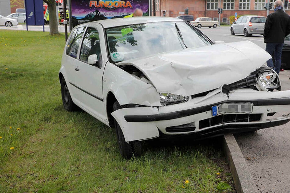Beide Fahrerinnen wurden bei dem Crash verletzt.