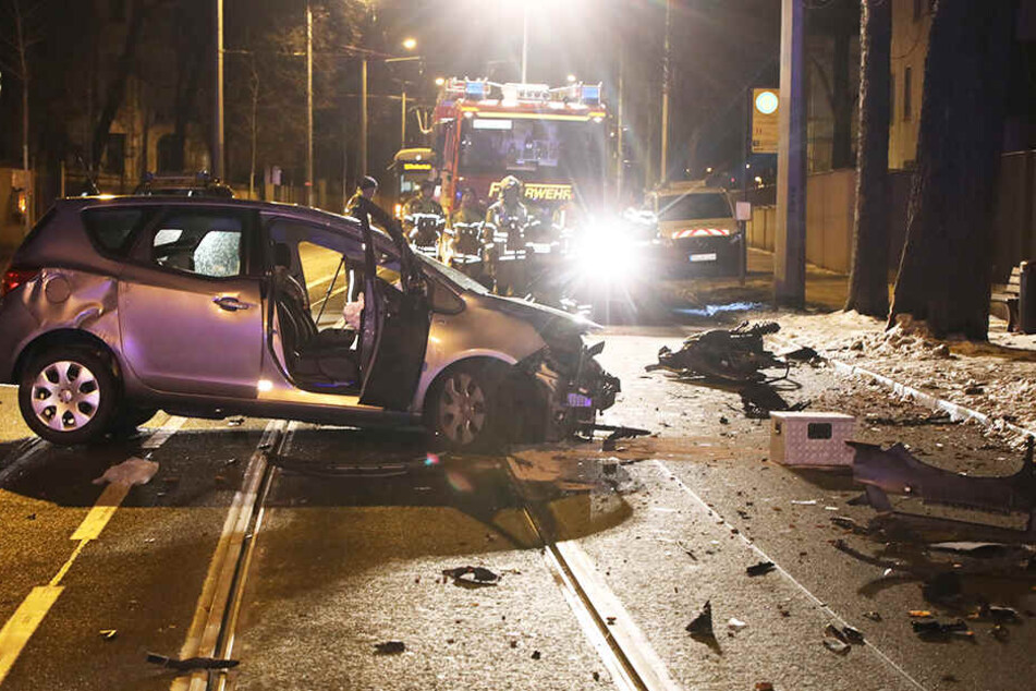 Die Bautzner Straße war für die Unfallaufnahme und die Aufräumarbeiten kurzzeitig voll gesperrt, es kam zu Behinderungen im Straßenbahnverkehr.