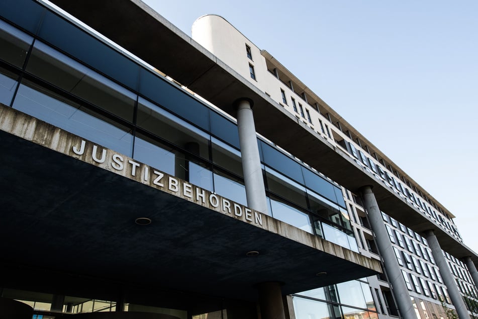 Das Landgericht hat den Mann jetzt zu einer lebenslangen Haftstrafe verurteilt.