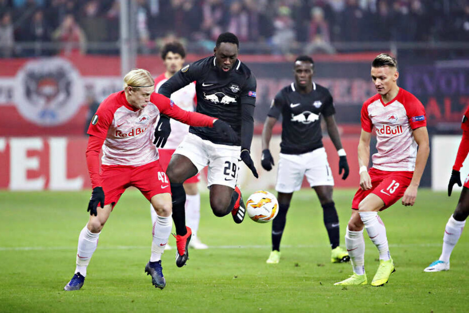 In den beiden Europa-League-Gruppenspielen gegen seinen neuen Verein RB Leipzig stand Hannes Wolf (r.) in der Startelf.