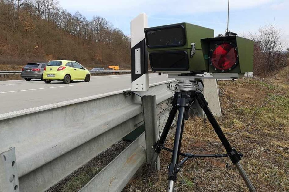 Der 23-Jährige wurde auf der A4 mit 246 km/h geblitzt. (Symbolbild)