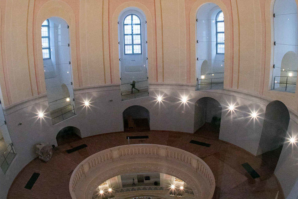 Die Kuppel der Frauenkirche soll geputzt und aufgemöbelt werden. Deshalb steht hier ab Januar ein Gerüst.