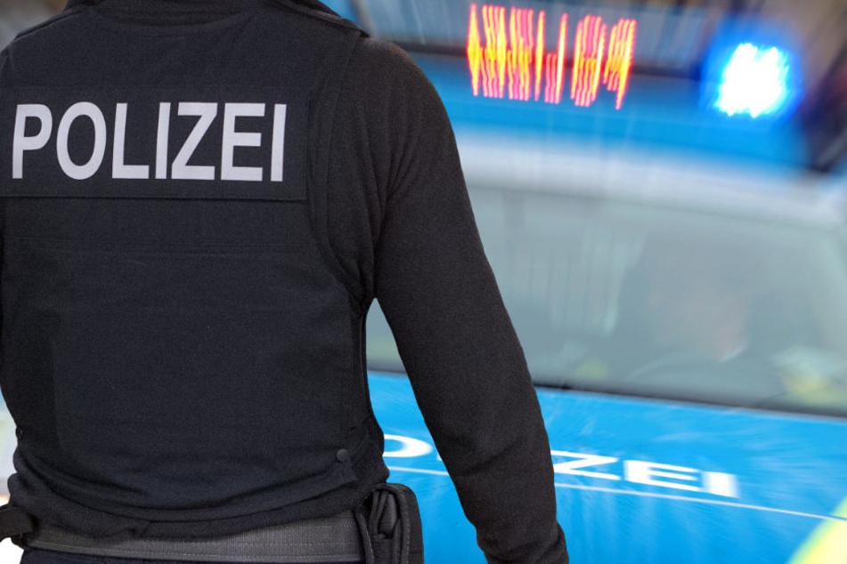Der Verdächtige wurde bei einem Ladendiebstahl erwischt und von der Polizei verhaftet (Symbolbild).