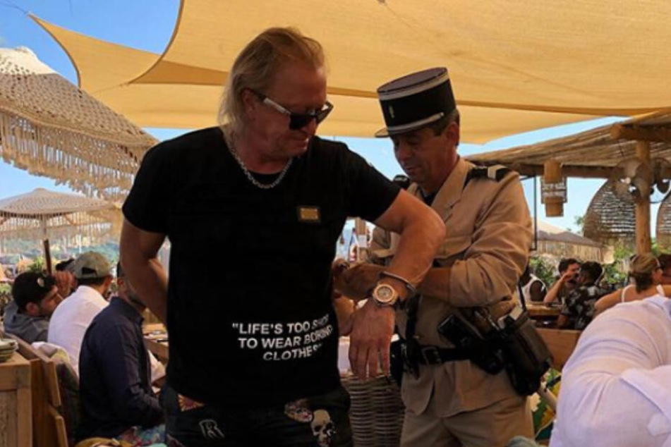 Robert Geiss (55) wird am Strand von Saint-Tropez festgenommen.
