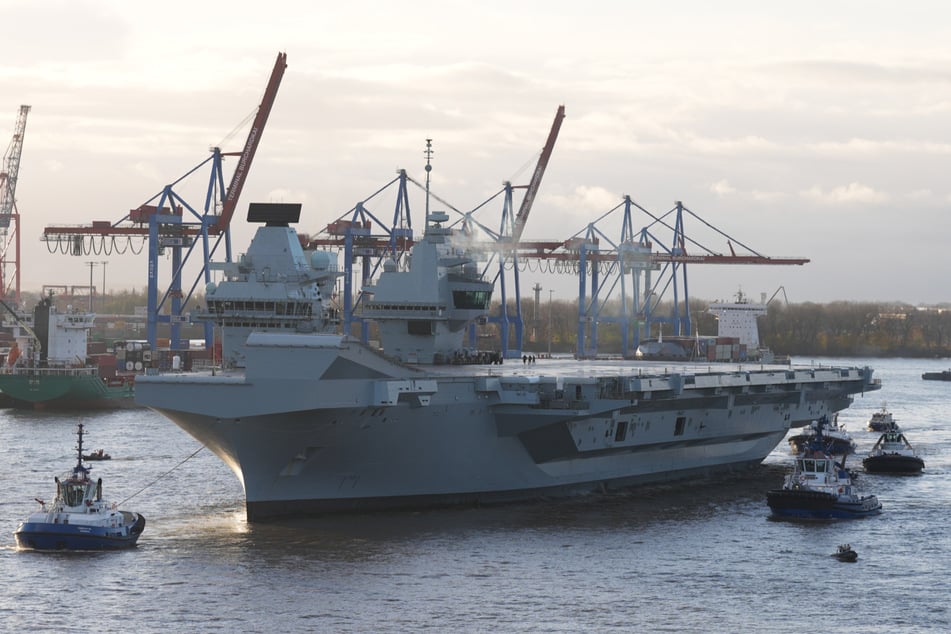 Die HMS "Queen Elizabeth" kam am Montag im Hamburger Hafen an.