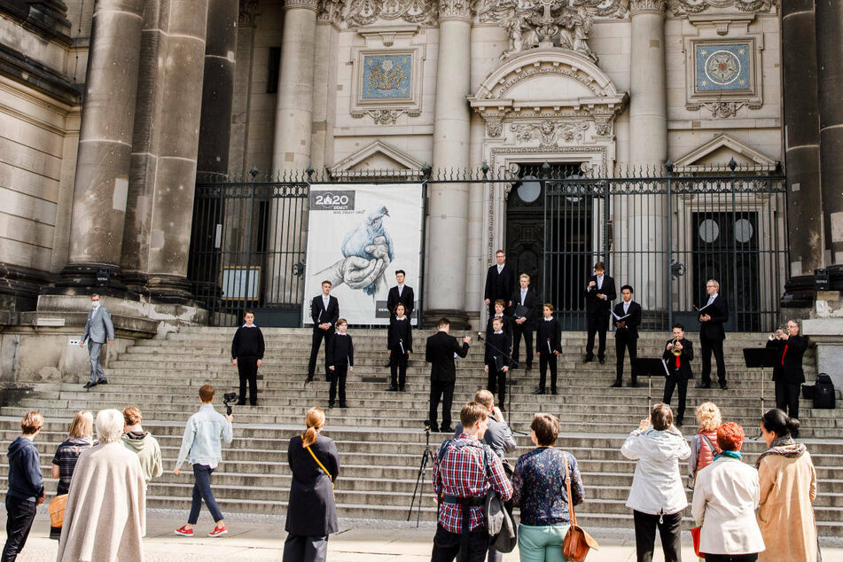 Sexismus beim Staats- und Domchor Berlin? Mädchen darf nicht mitsingen