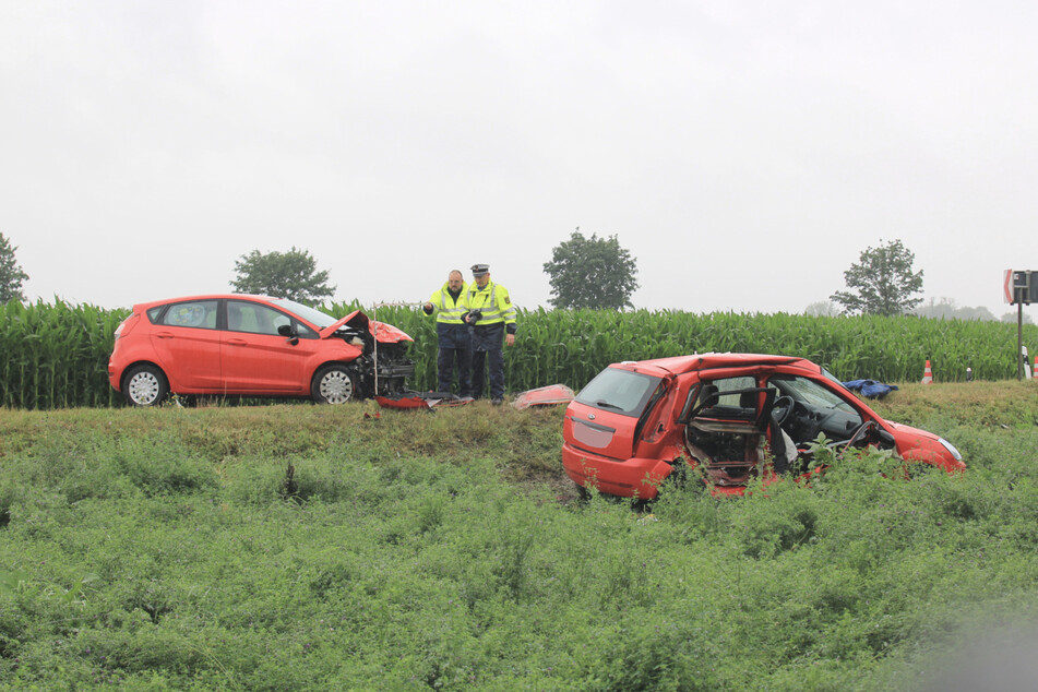 Am Freitagmittag kam es zum frontalen Zusammenprall zwischen zwei Fahrzeugen auf der B184.