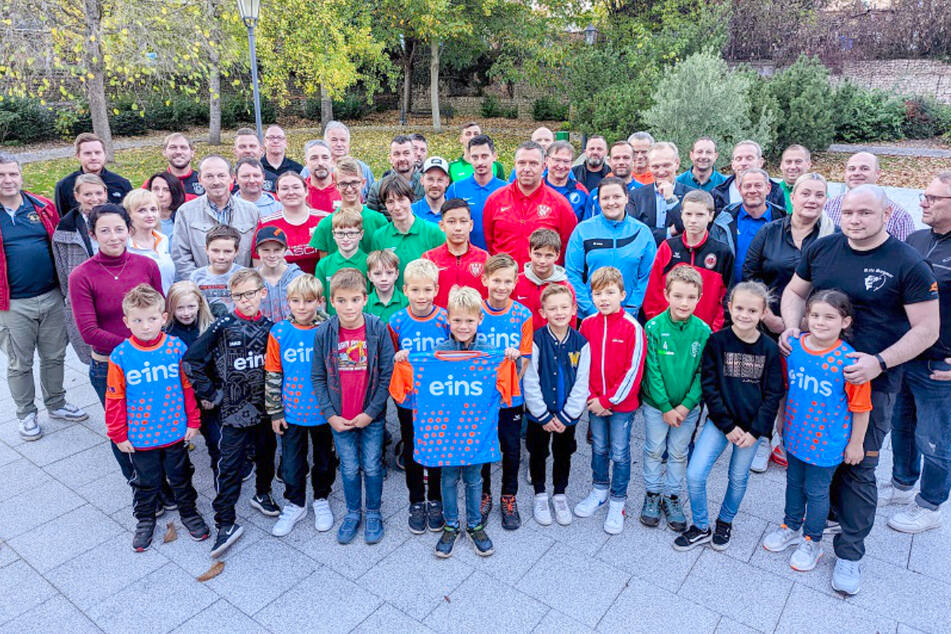 So könnt auch Ihr einen kostenlosen Trikotsatz gewinnen