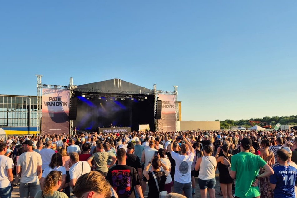 Auch für den Star-DJ störmten Tausende ins Bruno-Plache-Stadion.