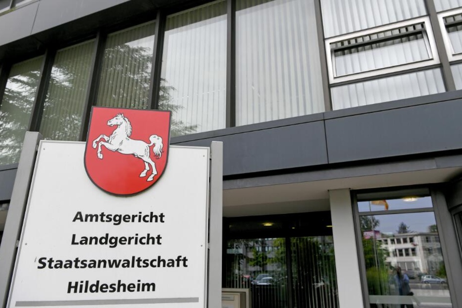 Vor dem Gericht in Hildesheim muss sich der ehemalige SS-Mann verantworten.