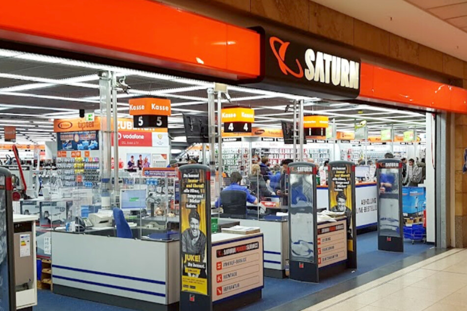 SATURN Leipzig Hauptbahnhof.