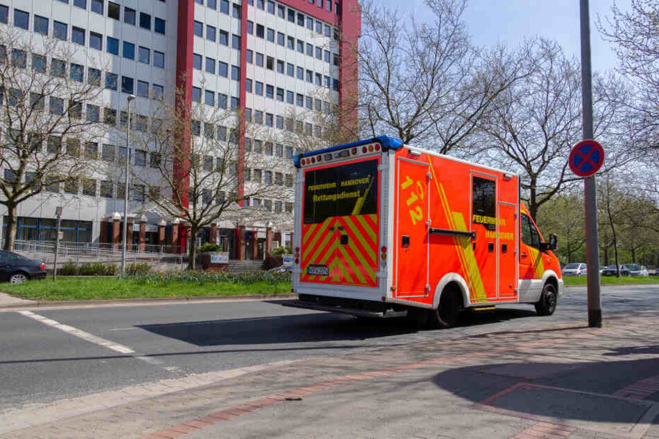 In Merseburg soll ein 82-Jähriger versucht haben, seinen Kühlschrank mit einer Kerze abzutauen. (Symbolbild)