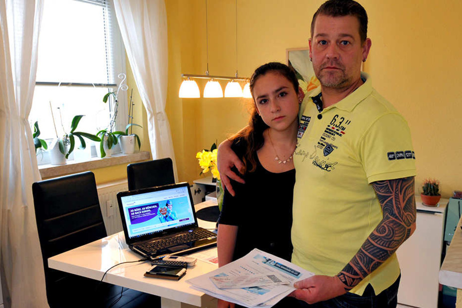 Papa Ronny Braunstein versuchte Vivien vom Telefon aus zu helfen, rief am
Ende die Bundespolizei.