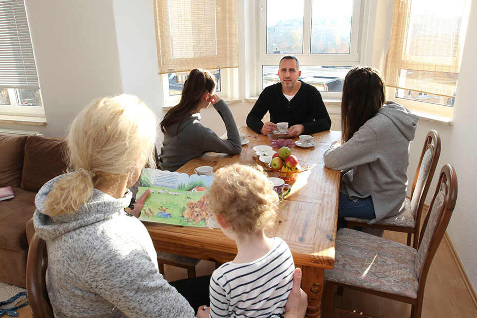 Obwohl sie finanziell auf eigenen Füßen stehen, schaut Familie Ibrahimi in eine ungewisse Zukunft.