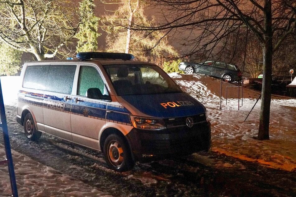 Die Jagd endete schließlich an einem öffentlichen Spielplatz.