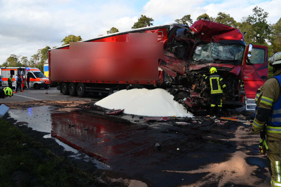 Ein völlig demolierter Lkw.