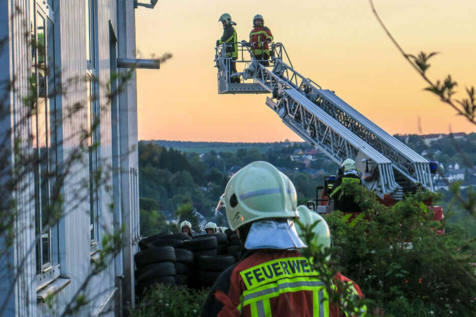 Im Einsatz waren etwa 40 Einsatzkräfte mit 7 Fahrzeugen.