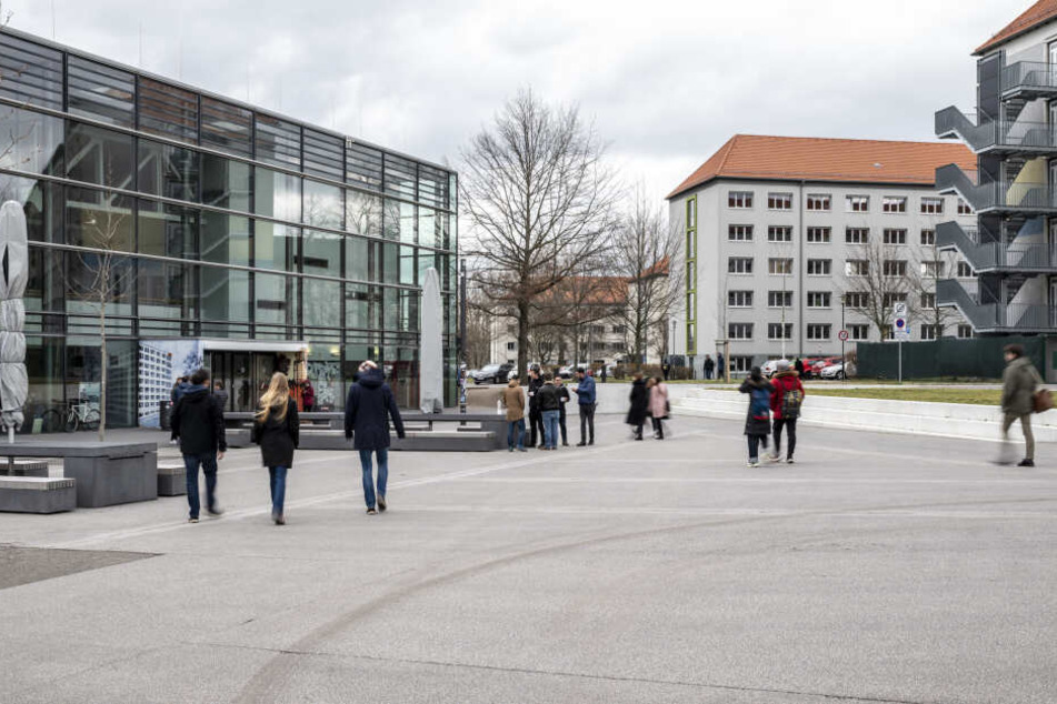 Studenten Riesenpimmel Schwarz Onanieren