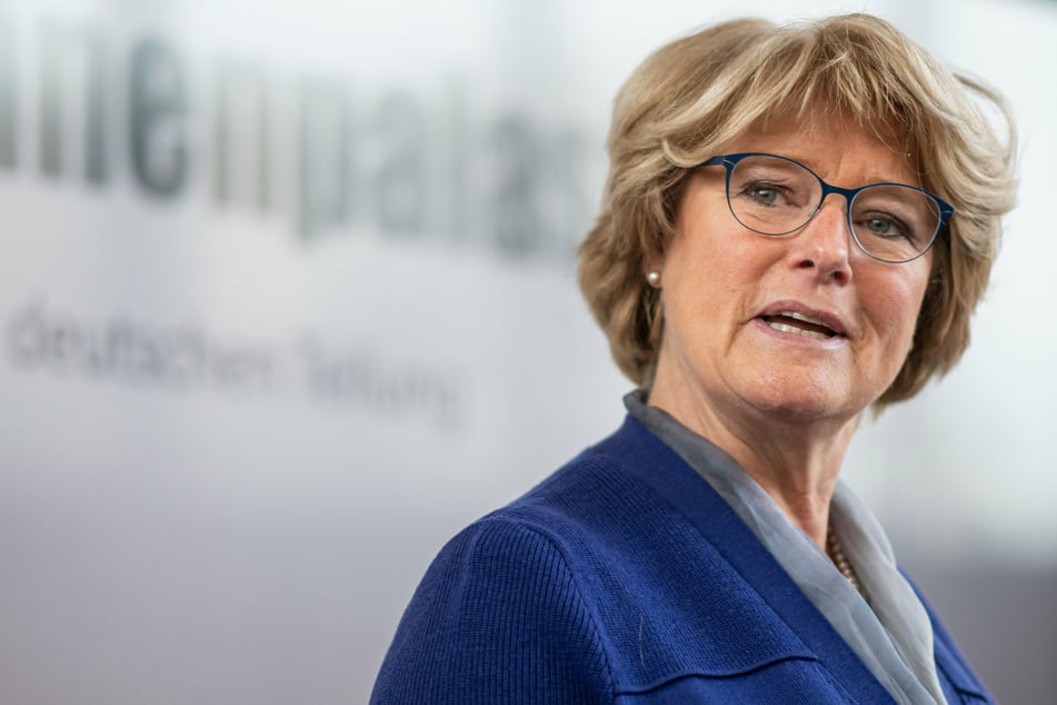 Monika Grütters (59, CDU), Kulturstaatsministerin, vermisst Empathie bei #allesdichtmachen.