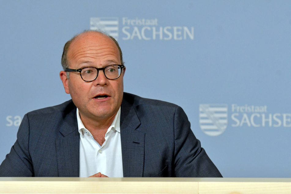 Staatskanzlei-Chef Oliver Schenk (53, CDU) stellte am Dienstag die geplante 2G-Option für Sachsen vor.