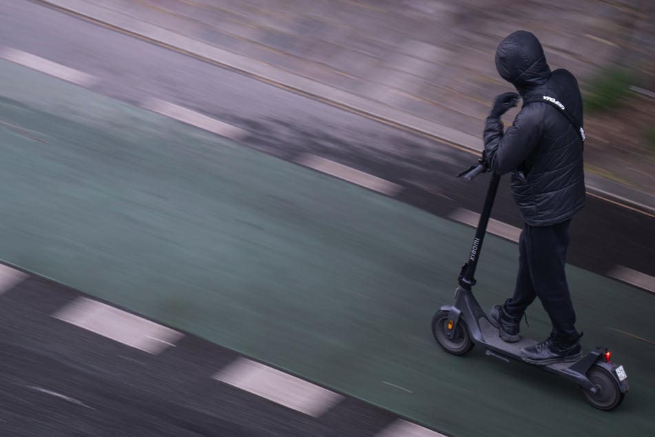 Schüsse in Mannheim: Typ auf E-Scooter beleidigt Duo mit "Gossensprache" – dann drückt er ab