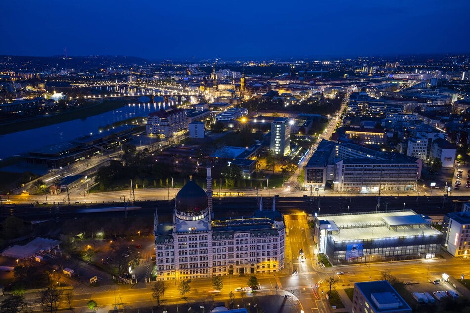 Wenn es Nacht wird in Dresden - bleiben in immer mehr Heimbordellen die Lichter aus.