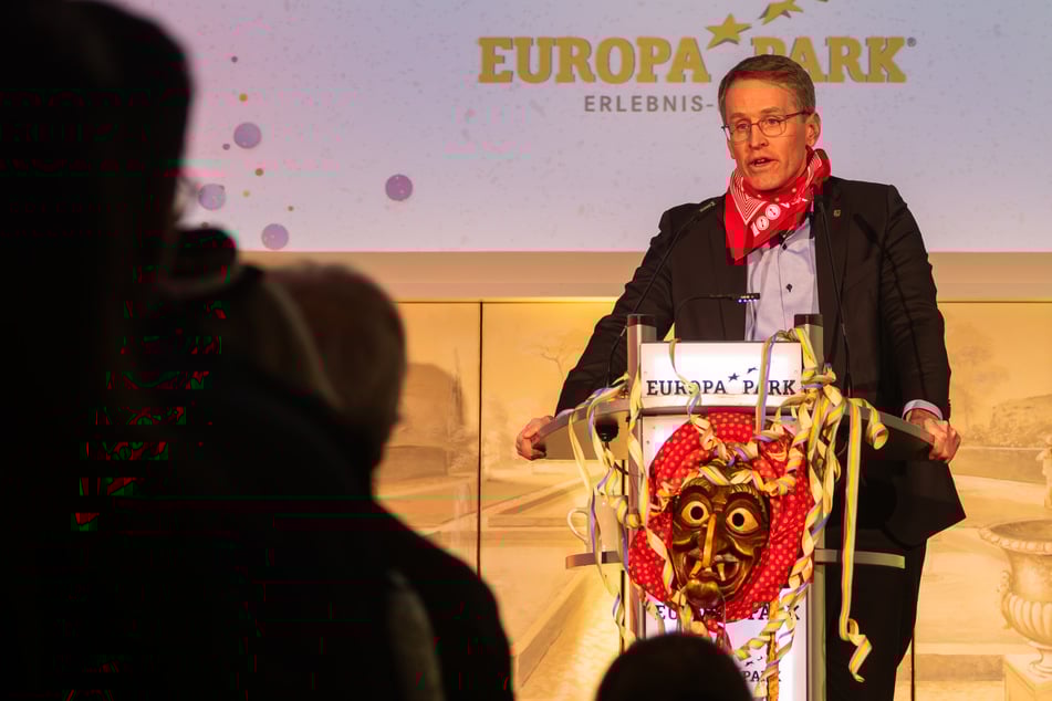 "Goldene Narrenschelle" für CDU-Spitzenkandidat Hagel