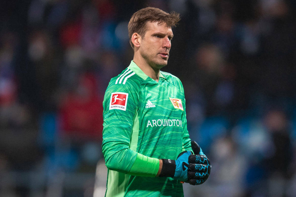 Andreas Luthe (35) kehrt Union Berlin nach zwei Jahren den Rücken und heuert beim 1. FC Kaiserslautern an.