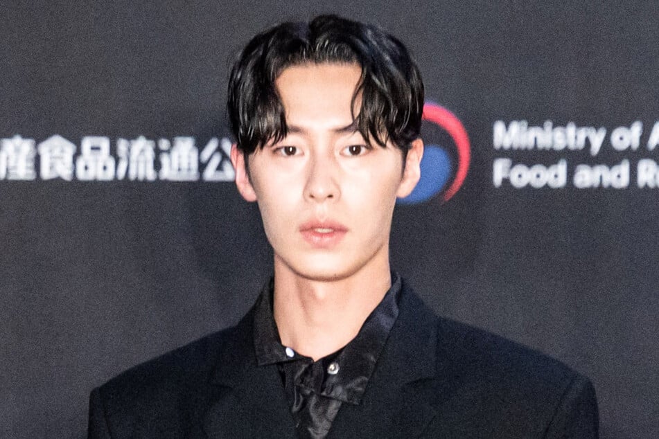 Er ist der neue Mann an ihrer Seite. Schauspieler Lee Jae-wook (25)